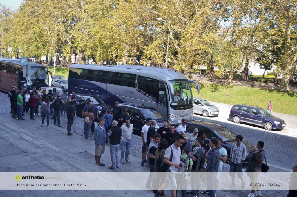 We are waiting for a bus that will take us to the old town of Porto